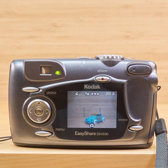 Kodak EasyShare DX4530 5MP Digital Camera, with 3x Optical Zoom - Picture 6 of 8